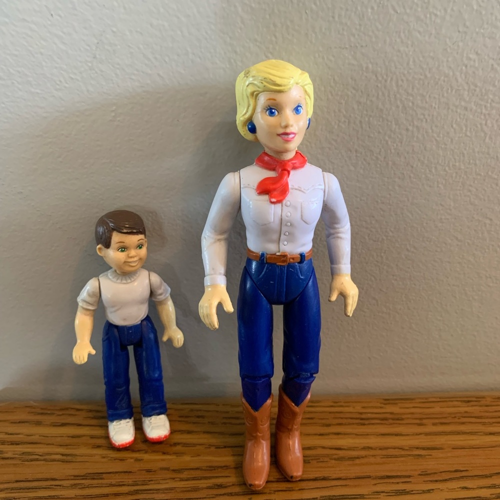 Tonka Figures  Mom and Son 1995  Playwear